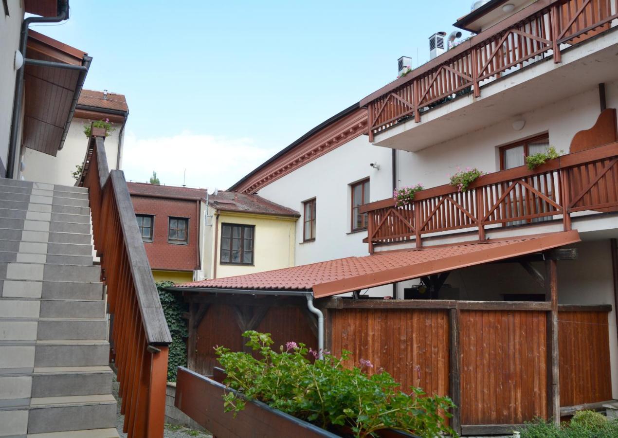 Kounicky Dvur Hotel Dolní Kounice Exterior foto